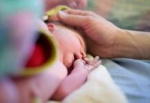 Δάκρυα για το 10 μηνών αγγελούδι που σκοτώθηκε σε τροχαίο – Αύριο θα το βάφτιζαν…