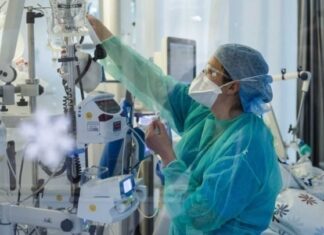 Γιατί πεθαίνουν από τις μεταλλάξεις του κοροναϊού εμβολιασμένοι; Να φοβόμαστε; Το εμβόλιο προστατεύει;