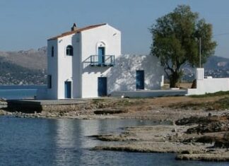 ΠΑΚΟΕ: Οι μισές παραλίες της Σαλαμίνας είναι ακατάλληλες (λίστες)