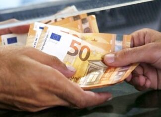 Ένας στους τρεις Έλληνες έχει καταθέσεις άνω των 100.000 ευρώ