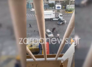 Λιμάνι Πειραιά: Αργοπορημένος επιβάτης πήδηξε και γαντζώθηκε από τον καταπέλτη για να μπει στο πλοίο