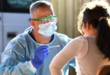 Ψευδώς αρνητικοί: Ποιοι δε βγαίνουν θετικοί στο self test παρότι νοσούν με Όμικρον 4-5