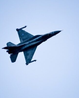 Πιλότος F-16 «Ζευς»: Η χαμηλή πτήση που έκοψε την ανάσα στη Θεσσαλονίκη (βίντεο)