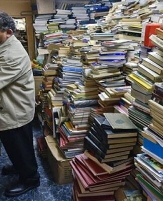 Σκουπιδιάρης μάζεψε 25.000 βιβλία από τα σκουπίδια και με αυτά έφτιαξε βιβλιοθήκη για τα φτωχά παιδιά