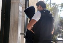 Στα 14 έφαγα χαστούκι από τον πατέρα μου επειδή γύρισα 9:10 αντί για 9 που είχα πει