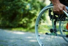 «Έκοψαν» το επίδομα αναπηρίας σε 15χρονο χωρίς χέρι – Τι απαντάει ο ΕΦΚΑ