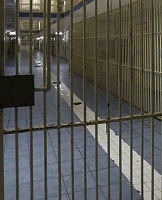Βιασμός 12χρονης στον Κολωνό: Προφυλακιστέοι κρίθηκαν οι δύο από τους τρεις κατηγορούμενους