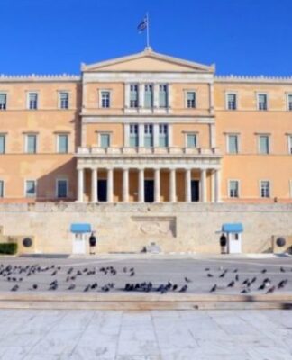 Θανατηφόρο τροχαίο έξω από τη Βουλή: Σκοτώθηκε ακαριαία 25χρονος οδηγός μηχανής