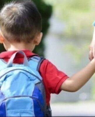 Πετράλωνα: Ο πατέρας έκανε πάρτι βιασμού και κακοποιούσαν τον 7χρονο γιο του – Έβλεπε και συγκάλυπτε η μητέρα