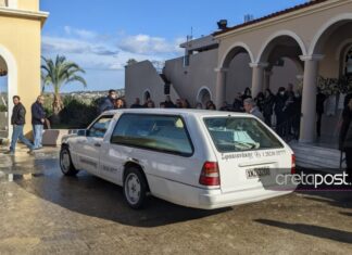 Θρήνος στην κηδεία της 21χρονης Έμμας – Πλήθος κόσμου στο τελευταίο αντίο