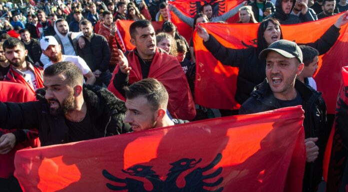 Μεγάλη Βρετανία: «Στοπ» στη χορήγηση ασύλου σε Αλβανούς μετανάστες