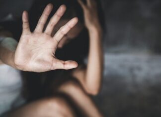 Έλεος: Άντρας στην Κρήτη έσερνε από τα μαλλιά την σύζυγό του!