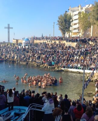 Θεοφάνια στον Πειραιά: Μαγικές εικόνες από την Πειραϊκή!