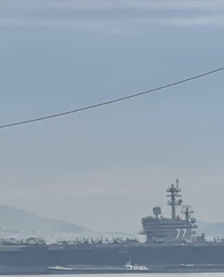 Στον Φαληρικό Όρμο το πυρηνοκίνητο αεροπλανοφόρο Τζώρτζ Μπους των ΗΠΑ