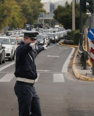 Τροχαίο στην Βασιλίσσης Σοφίας – Λεωφορείο συγκρούστηκε με αυτοκίνητο, 10 τραυματίες