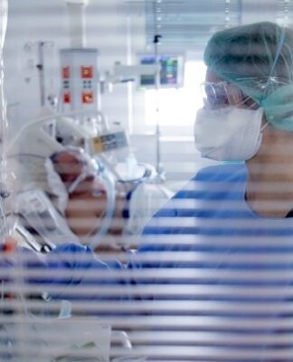 Χίος: Κρίσιμες ώρες για 3χρονο διασωληνωμένο – Ο επίμονος υψηλός πυρετός και οι προσευχές των γονιών
