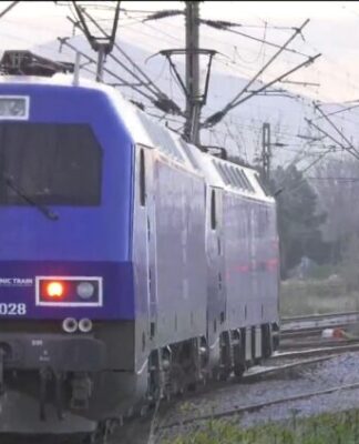 Στη Θεσσαλονίκη η πρώτη εμπορική αμαξοστοιχία από Αθήνα μετά την τραγωδία στα Τέμπη