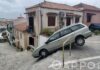 92χρονος οδηγός τσούλησε με το αυτοκίνητο σε σκαλιά