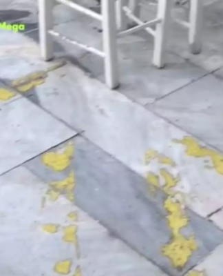 Μοναστηράκι: Πάνω σε καφετέρια πέφτει η έξοδος κινδύνου του σταθμού του ΗΣΑΠ