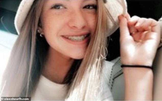 Η Chloe Marie Phillips, 15 ετών, από το Blanchard της Οκλαχόμα, πέθανε τις πρώτες πρωινές ώρες της 21ης ​​Αυγούστου μετά από υπερβολική δόση Benadryl ενώ φέρεται να συμμετείχε στην πρόκληση TokTok