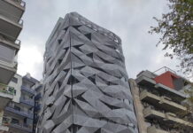 Θεσσαλονίκη: Εννιαόροφο κτίριο αλλάζει χρώμα ανάλογα με τις διαθέσεις του καιρού