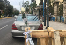 «Μη μου τρυπάτε την καρδιά» – Συντετριμμένος ο πατέρας της 12χρονης που σκοτώθηκε στην Καλλιθέα