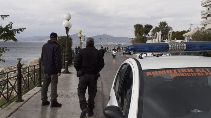 Τι γύρευε η Δημοτική Αστυνομία το μεσημέρι σε μαγαζί Αντιδημάρχου του Πειραιά;