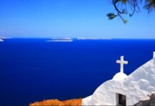 Αυτό είναι το ελληνικό νησί – έκπληξη που προτείνει ως κορυφαίο για φέτος η βρετανική εφημερίδα Observer