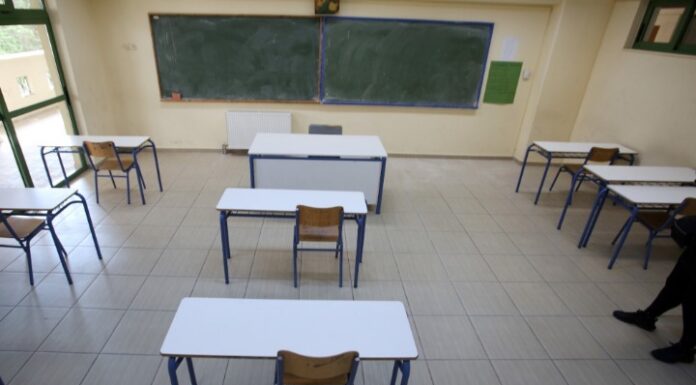 Με σπασμένα δόντια 12χρονη μαθήτρια ύστερα από άγριο καυγά στην Χαλκίδα μέσα στο σχολείο της