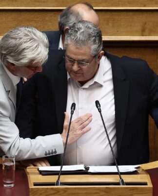 Ο Νίκος Βλαχάκος έδωσε τις πρώτες βοήθειες στον Δημήτρη Κουτσούμπα!