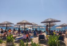 Συνελήφθη 66χρονος που φωτογράφιζε κρυφά 18χρονη σε παραλία της Βουλιαγμένης
