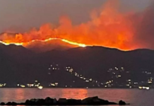 Καίει τον Παντοκράτορα η φωτιά στην Κέρκυρα, απεγκλωβίστηκαν 59 άτομα από το Νησάκι