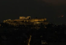 Απίστευτο βίντεο – Η Ακρόπολη «τυλιγμένη» στους καπνούς και η Πάρνηθα στις φλόγες σε ένα πλάνο