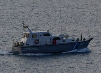 Σκάφος έπεσε σε βράχια στη Μύκονο – Νεκρός 58χρονος