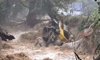 Κακοκαιρία Daniel: Τραγωδία για Νιόπαντρο ζευγάρι-Παρασύρθηκε στη θάλασσα μαζί με το σπίτι όπου έμενε