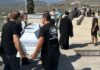 Όλη η Κρήτη εκεί: Τελευταίο «αντίο» στον Αντώνη – Συντετριμμένα τα 9 αδέλφια του τον συνοδεύουν στην… τελευταία του κατοικία