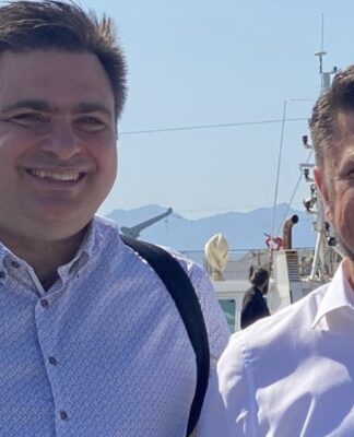 Περιφέρεια Αττικής: Με Χαρδαλιά και Βουτσινά για τα Νησιά!