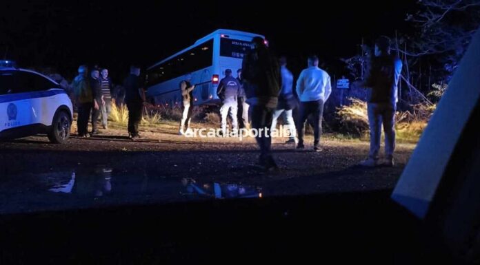 Θρiλερ με ΚΤΕΛ στην Αρκαδία: Οδηγός έπαθε ανακοπń και έχασε τον έλεγχο λεωφορείου