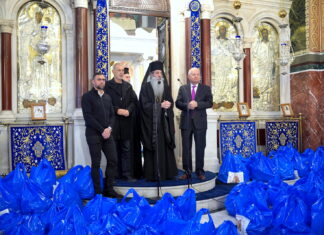 Χιλιάδες Δέματα Αγάπης από την Ιερά Μητρόπολη Πειραιώς σε άπορες οικογένειες με την υποστήριξη του Ολυμπιακού