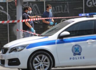 Πολίτες ακινητοποίησαν ληστή που έκλεψε μίνι μάρκετ στην Αχαρνών -Στο νοσοκομείο ο δράστης