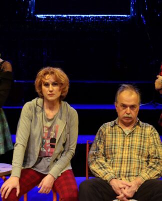 Συζήτηση μετά την παράσταση «4 λεπτά και 12 δευτερόλεπτα» για τους κινδύνους του διαδικτύου