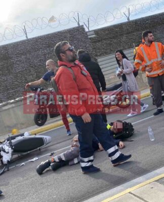 Τρομακτικό τροχαίο στο Κερατσίνι – Μηχανή «καρφώθηκε» σε νταλίκα! (φωτο)