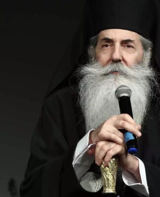 «Τέλος» για τη Μητρόπολη Πειραιά όσοι ψήφισαν το Νομοσχέδιο των Ομοφυλοφίλων!