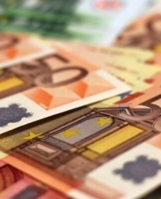 «Ο κανόνας του 50ευρου»: Έτσι θα μαζέψεις πολλά χρńματα στην άκρη χωρίς καν να το καταλάβεις