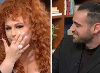 Της έκανε πρόταση γάμου στον τηλεοπτικό αέρα!!!!