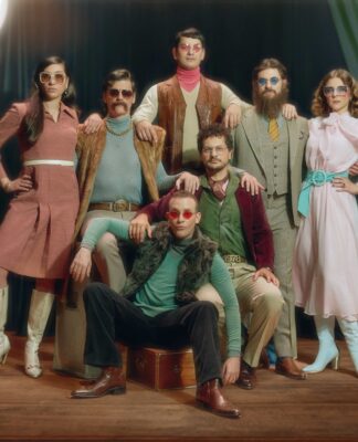 Η κωμωδία «ΑΙΜΑ ΣΤΗ ΣΚΗΝΗ» για πρώτη φορά στην Ελλάδα