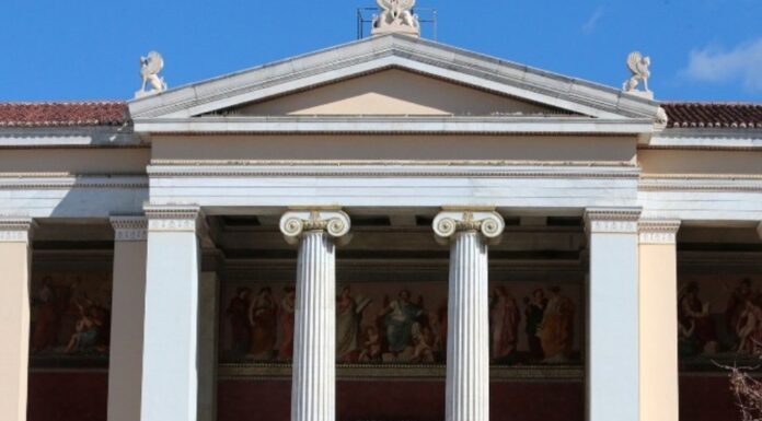 Πήρε το πτυχίο της στη δημοσιογραφία μετά από 32 χρόνια