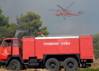 Μαίνεται η μεγάλη πυρκαγιά – Πέρασε την εθνική οδό το μέτωπο
