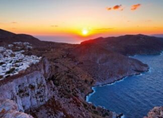 Πλοίο προσέκρουσε στο λιμάνι – 5 τραυματίες