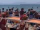 Απίστευτο σκηνικό: Γυναίκες πλακώθηκαν στο ξύλο σε παραλία για μια ξαπλώστρα (ΒΙΝΤΕΟ)